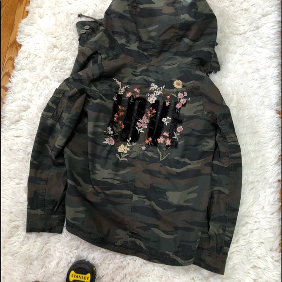 American Eagle Camouflage LOVE jacket/coat M So stylish&Fun! Tons of compliments - Picture 9 of 15